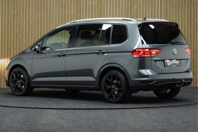 Volkswagen TOURAN 1.4 TSI Highline Business R 7p | Adaptive-cruise | Trekhaak | Parkeerhulp | Navigatie | Clima | Stoel & Stuurverwarming | Apple Carplay & Android Auto | All-season Banden