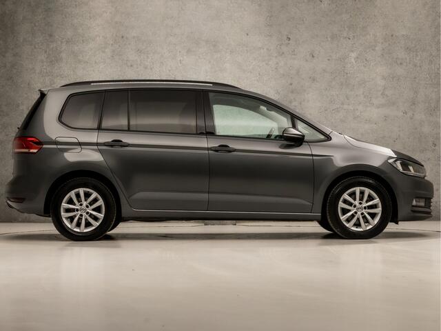 Volkswagen TOURAN 1.4 TSI Sportline 7 Persoons 150Pk (APPLE CARPLAY, GROOT NAVI, CLIMATE, CAMERA, GETINT GLAS, SPORTSTOELEN, ADAPTIVE CRUISE, PARKEERSENSOREN, ELEK PAKKET, NIEUWE APK, NIEUWSTAAT)