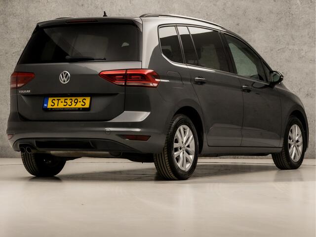 Volkswagen TOURAN 1.4 TSI Sportline 7 Persoons 150Pk (APPLE CARPLAY, GROOT NAVI, CLIMATE, CAMERA, GETINT GLAS, SPORTSTOELEN, ADAPTIVE CRUISE, PARKEERSENSOREN, ELEK PAKKET, NIEUWE APK, NIEUWSTAAT)