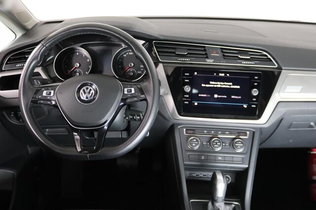 Volkswagen TOURAN 1.5 TSI Comfortline, 7-Persoons, Panoramadak, Apple CarPlay/Android Auto, Bluetooth