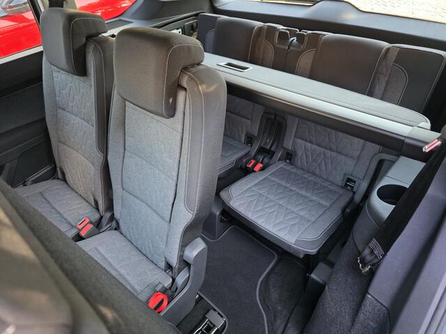 Volkswagen TOURAN 1.5 TSI Comfortline Business 7persoons |NAVI|FABRIEKSGARANTIE|