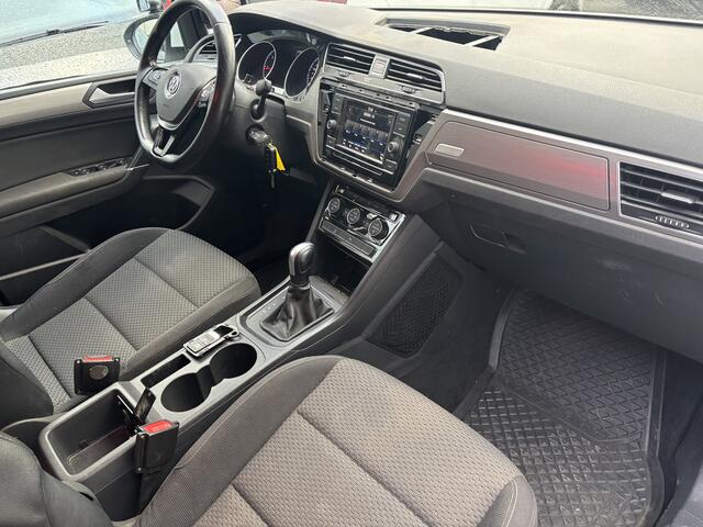 Volkswagen TOURAN 2.0 TDI AUTOMAAT / HONDENWAGEN