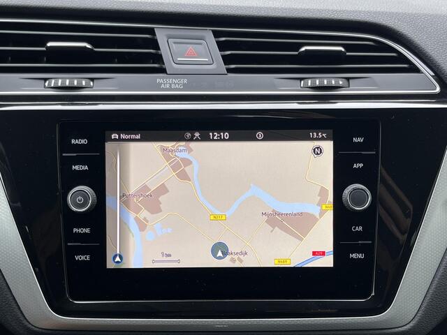 Volkswagen TOURAN 1.5 TSI Comfortline Business 7p | Navi/Adapt.Cruise/Clima/Camera/Privacy Glass/Apple CarPlay-Android Auto