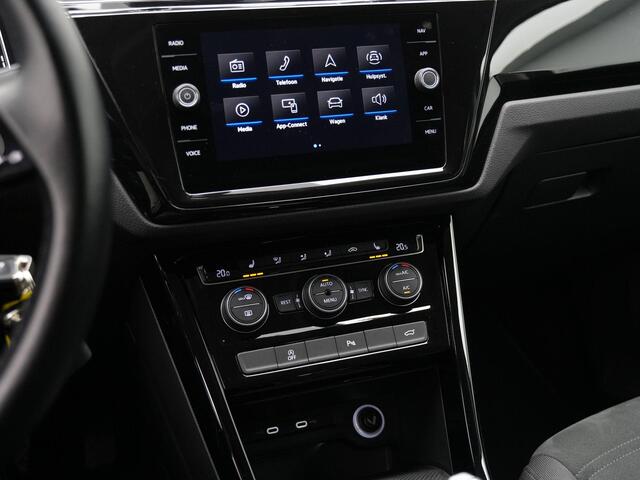 Volkswagen TOURAN 7 pers. 1.5 TSI 150 pk DSG Highline / R-Line | Trekhaak | Achteruitrijcamera | Navigatie | Stoelverwarming | Adaptive Cruise