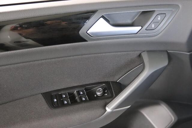 Volkswagen TOURAN 1.4 TSI R-line 7-Persoons Trekhaak, Apple Carplay/ Andriod auto, ACC,
