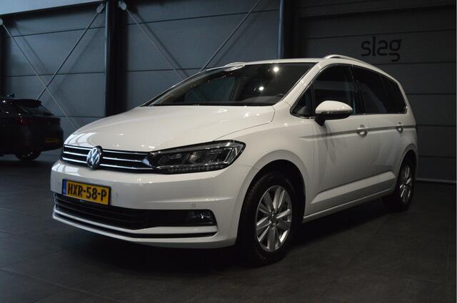 Volkswagen TOURAN 1.5 TSI Highline navi clima cruise led pdc trekhaak 150 pk !!
