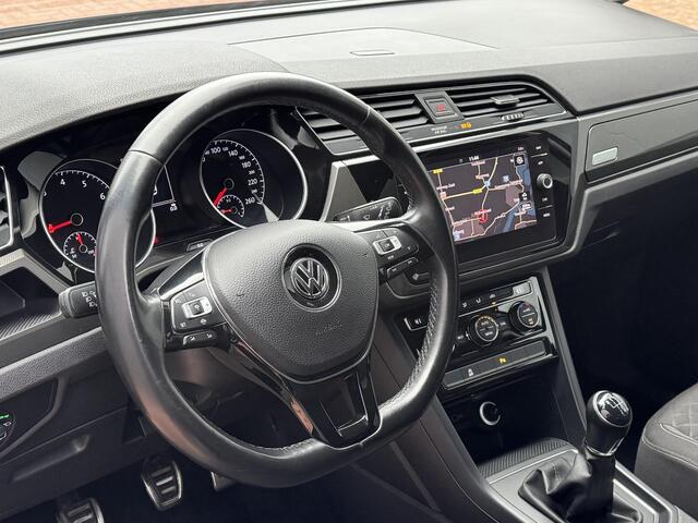 Volkswagen TOURAN 1.0 TSI 115PK Highline 7p AdaptiveCruise AppleCarplay Camera 7-Persoons