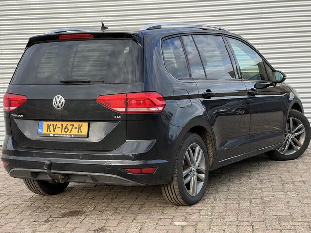 Volkswagen TOURAN 1.6 TDI SCR Highline 7p | Navigatie | Climate Control | Trekhaak | PDC |