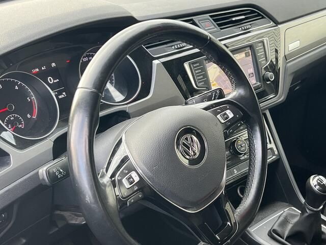 Volkswagen TOURAN 1.6 TDI SCR Highline 7p | Navigatie | Climate Control | Trekhaak | PDC |
