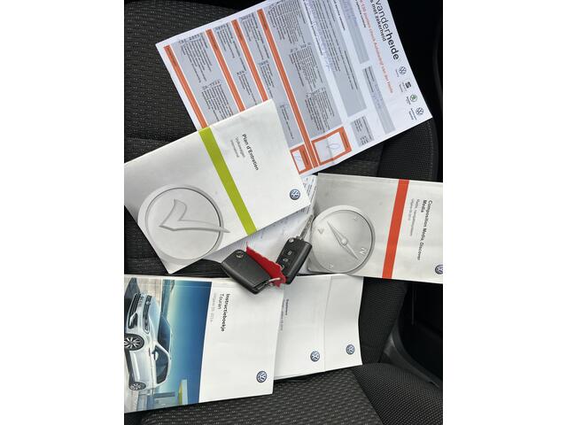 Volkswagen TOURAN 1.6 TDI SCR Highline 7p | Navigatie | Climate Control | Trekhaak | PDC |