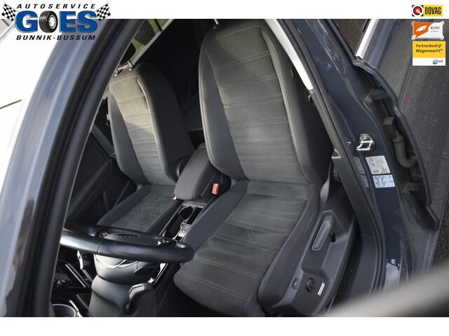 Volkswagen TOURAN 1.5 TSI Highline stoel verw+massage/carplay/7 zitter