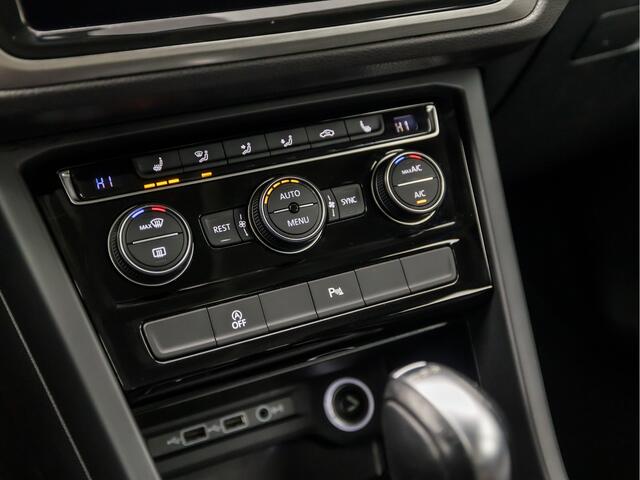 Volkswagen TOURAN 1.4 TSI Highline 7 Persoons 150Pk Automaat (APPLE CARPLAY, GROOT NAVI, CLIMATE, STOELVERWARMING, SPORTSTOELEN, PARKEERSENSOREN, ADAPTIVE CRUISE, TREKHAAK, NIEUWSTAAT)