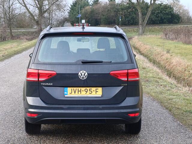 Volkswagen TOURAN TSI Comfortline 7-Pers. /Clima/Navi/Carplay/Cruise/