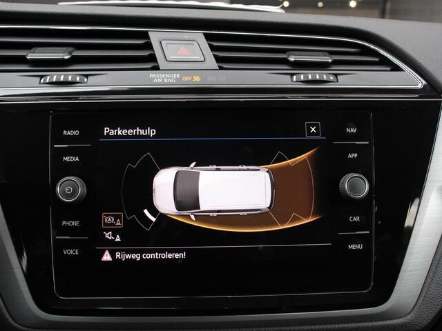 Volkswagen TOURAN 1.5 TSI 150pk DSG Comfortline Plus 7p | Navigatie | Apple Carplay/Android Auto | Wegklapbare trekhaak | Parkeersensoren | Adaptive Cruise Control | Stoelverwarming | Getinte ramen | Climate Control