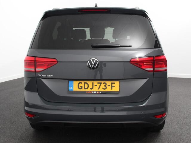 Volkswagen TOURAN 1.5 TSI 150pk DSG Comfortline Plus 7p | Navigatie | Apple Carplay/Android Auto | Wegklapbare trekhaak | Parkeersensoren | Adaptive Cruise Control | Stoelverwarming | Getinte ramen | Climate Control