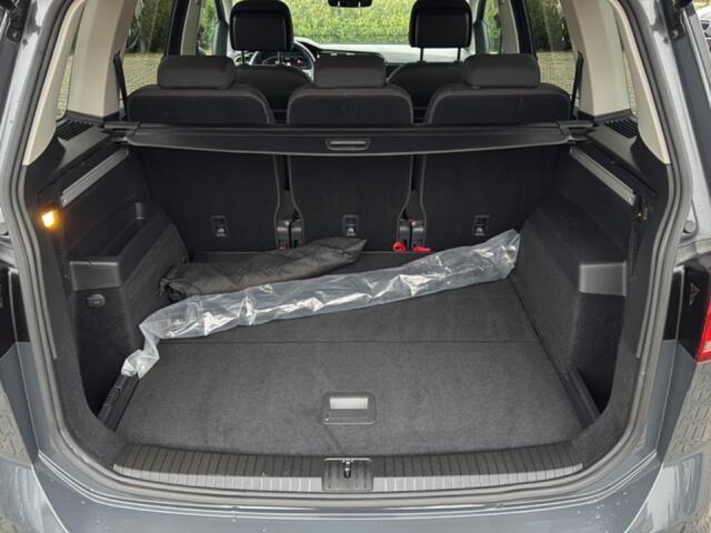 Volkswagen TOURAN 1.5 TSI DSG HIGHLINE TREKHAAK/ACC/LED/STOELVERW/CAMERA