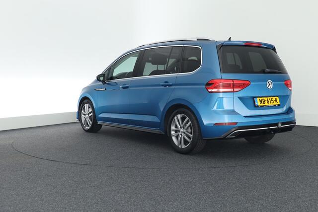 Volkswagen TOURAN 1.2 TSI 110pk R-Line Highline 7Pers. Trekhaak Led Panoramadak Navigatie