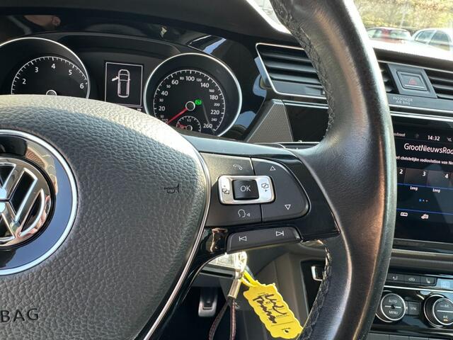 Volkswagen TOURAN 1.4 TSI Highline Edition R 7 persoons R-line LED Camera Trekhaak