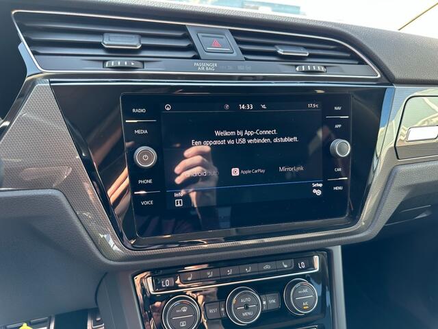 Volkswagen TOURAN 1.4 TSI Highline Edition R 7 persoons R-line LED Camera Trekhaak