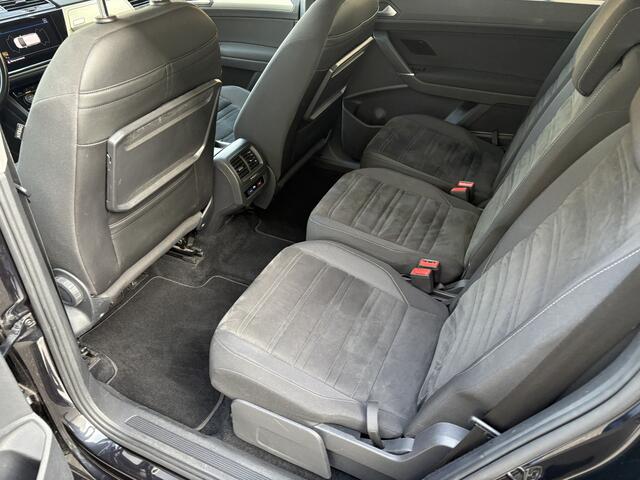 Volkswagen TOURAN 1.4 TSI Comfortline Business / NAVI / CARLAY / CRUISE / 7 PERSOONS / 144dkm! NAP!