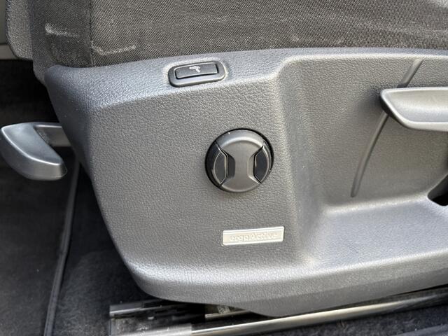 Volkswagen TOURAN 1.4 TSI Comfortline Business / NAVI / CARLAY / CRUISE / 7 PERSOONS / 144dkm! NAP!