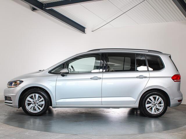 Volkswagen TOURAN 1.5 TSI Comfortline Business 7-Persoons, Trekhaak, ACC, Digitale cockpit, Camera, Stoelverwarming, Keyless,