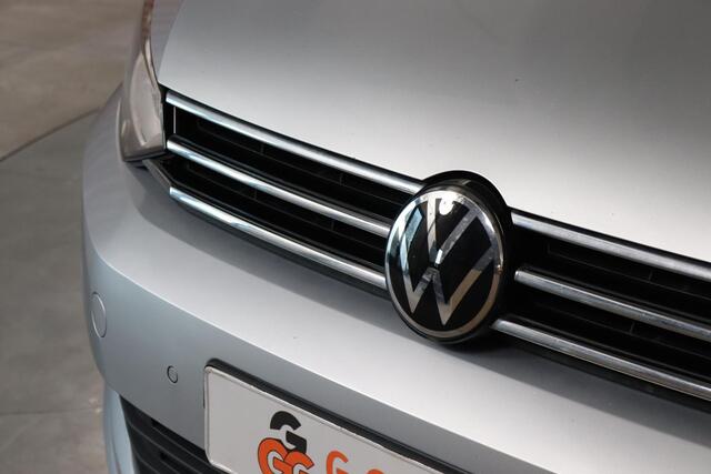 Volkswagen TOURAN 1.5 TSI Comfortline Business 7-Persoons, Trekhaak, ACC, Digitale cockpit, Camera, Stoelverwarming, Keyless,