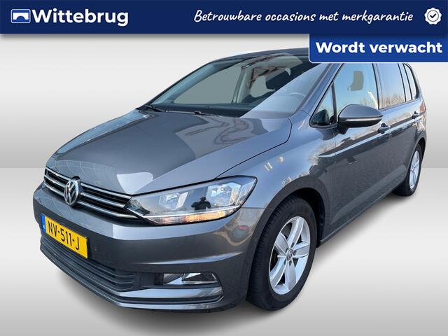 Volkswagen TOURAN 1.4 TSI Comfortline Business / Navigatie / App connect / Camera / Parkeersensoren V+A / Climate controle /
