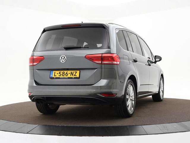 Volkswagen TOURAN 1.4 TSI 150pk DSG Highline 7p · Camera · Keyless · Massagefunctie Bestuurder · Stoelverwarming · ACC · Apple/Android Car Play · Navigatie ·