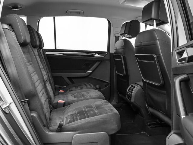 Volkswagen TOURAN 1.4 TSI 150pk DSG Highline 7p · Camera · Keyless · Massagefunctie Bestuurder · Stoelverwarming · ACC · Apple/Android Car Play · Navigatie ·