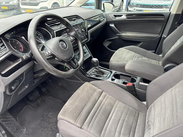 Volkswagen TOURAN 1.5 TSI Highline Business R / 7 PERSOONS / 144 DKM
