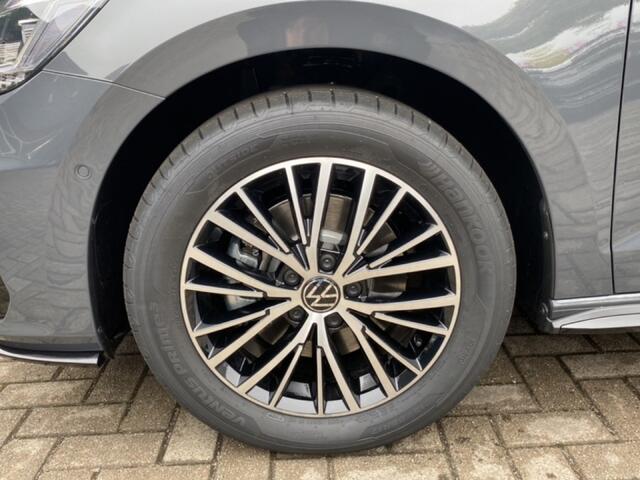 Volkswagen TOURAN 1.5 TSI R-LINE 7 PERS. TREKHAAK/ELEK-KLEP/CAMERA/ACC/STOELVERW