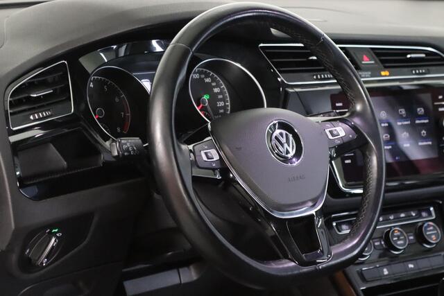 Volkswagen TOURAN 1.8 TSI Highline, R-line, 7-Persoons, 180PK, Led, Camera, Kinderzitjes