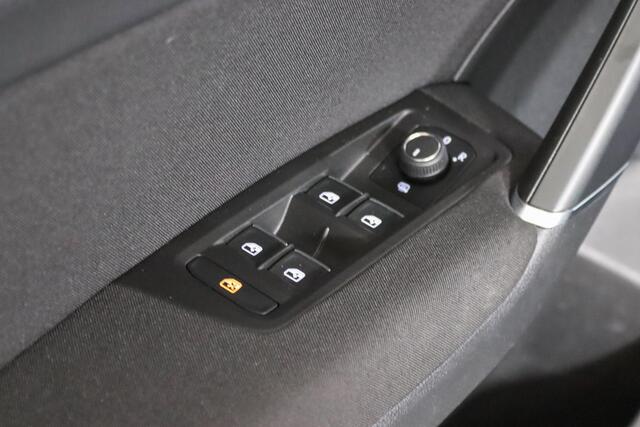 Volkswagen TOURAN 1.8 TSI Highline, R-line, 7-Persoons, 180PK, Led, Camera, Kinderzitjes