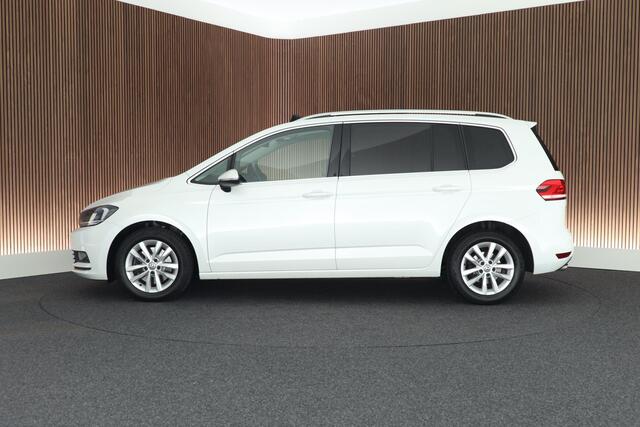 Volkswagen TOURAN 1.4 TSI 150pk DSG Comfortline Bsns 7Pers. Leder Stoelverwarming Panoramadak Navigatie