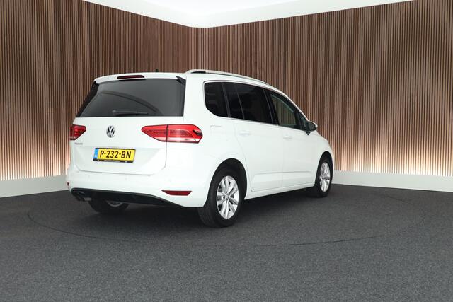 Volkswagen TOURAN 1.4 TSI 150pk DSG Comfortline Bsns 7Pers. Leder Stoelverwarming Panoramadak Navigatie