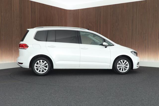 Volkswagen TOURAN 1.4 TSI 150pk DSG Comfortline Bsns 7Pers. Leder Stoelverwarming Panoramadak Navigatie