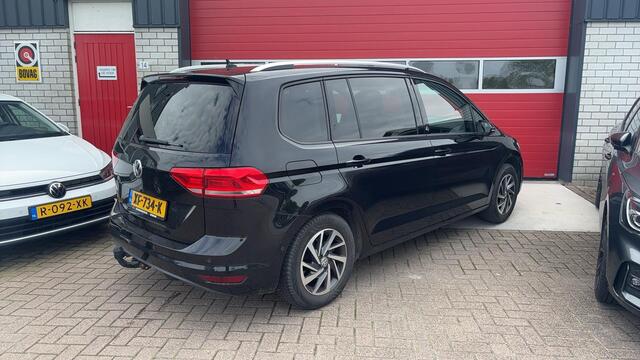 Volkswagen TOURAN 1.4 TSI Highline Business R 7p AUTOMAAT / FULL LED / TREKHAAK / CARPLAY / STOELVERW / NAVI / CLIMA / PDC / BLUETOOTH / ACC