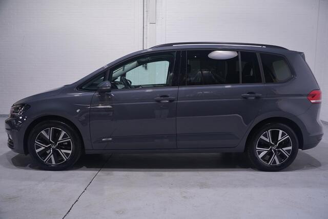 Volkswagen TOURAN 1.5 TSI Comfortline 7p Led koplampen Apple Carplay Panodak Winterpakket Trekhaak Camera 7 zits