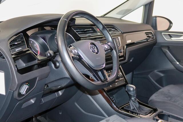 Volkswagen TOURAN 1.4 TSI Highline 7-Persoons, Trekhaak, ACC, Stoelverwarming, Navigatie