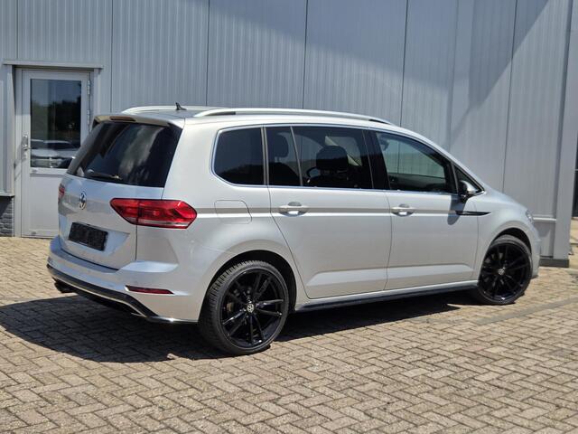 Volkswagen TOURAN 1.4 TSI Highline R-line, 7-Persoons, Trekhaak, Kinderzitjes!