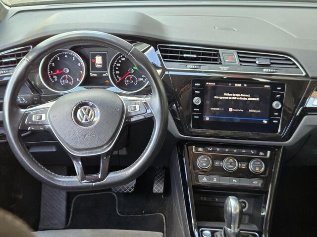 Volkswagen TOURAN 1.4 TSI Highline R-line, 7-Persoons, Trekhaak, Kinderzitjes!