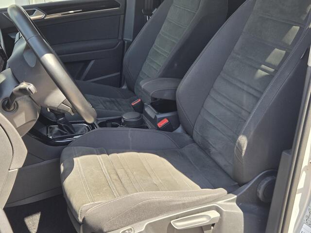 Volkswagen TOURAN 1.4 TSI Highline R-line, 7-Persoons, Trekhaak, Kinderzitjes!