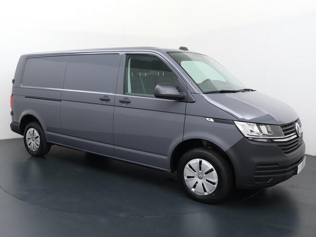 Volkswagen TRANSPORTER 2.0 TDI L2H1 Dubbele Cabine 150 pk | 6-persoons | Apple Carplay | Android Auto + Multifunctioneel stuur | Parkeersensoren Voor + Achter + Achteruitrijcamera | Trekhaak