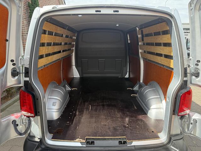 Volkswagen TRANSPORTER 2.0 TDI L2H1 Automaat 28 Bulli