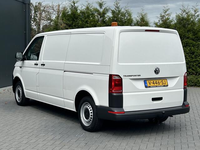 Volkswagen TRANSPORTER 2.0 TDI 150 PK / L2H1 / 1e EIG. / AIRCO / NAVI / 2X SCHUIFDEUR / 3-ZITS / TREKHAAK / INRICHTING / CAMERA / BLUETOOTH