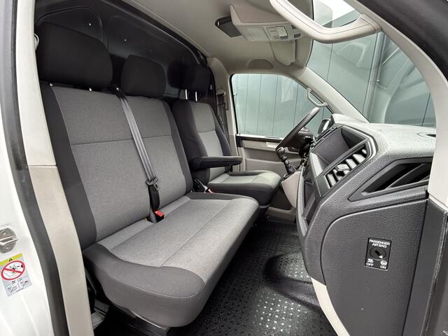 Volkswagen TRANSPORTER 2.0 TDI 150 PK / L2H1 / 1e EIG. / AIRCO / NAVI / 2X SCHUIFDEUR / 3-ZITS / TREKHAAK / INRICHTING / CAMERA / BLUETOOTH
