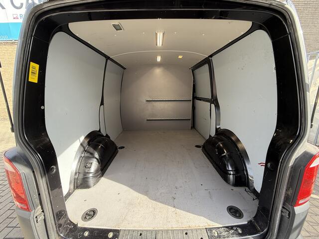 Volkswagen TRANSPORTER 2.0 TDI 150PK EURO 6 L1H1 Navigatie systeem/cruise control
