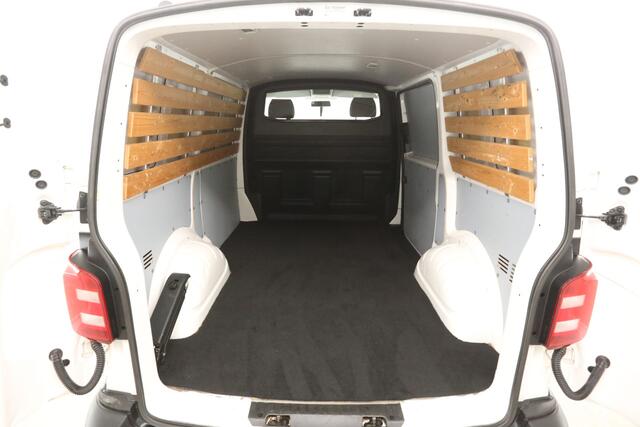 Volkswagen TRANSPORTER 2.0 TSI 150PK L1H1 | Benzine | EMISSIEVRIJE ZONE | Airco Trekhaak Elektrpakket Schuifdeur