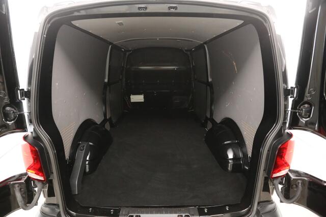 Volkswagen TRANSPORTER 2.0 TDI 150PK L2H1 DSG Automaat Airco Cruise Carplay 2xSchuifdeur 3 Persoons Omvormer PDC